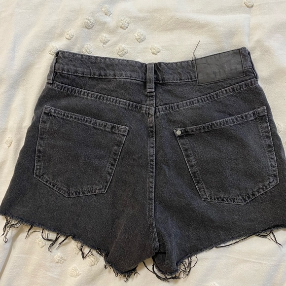 H&M denim shorts - Picture 2 of 2